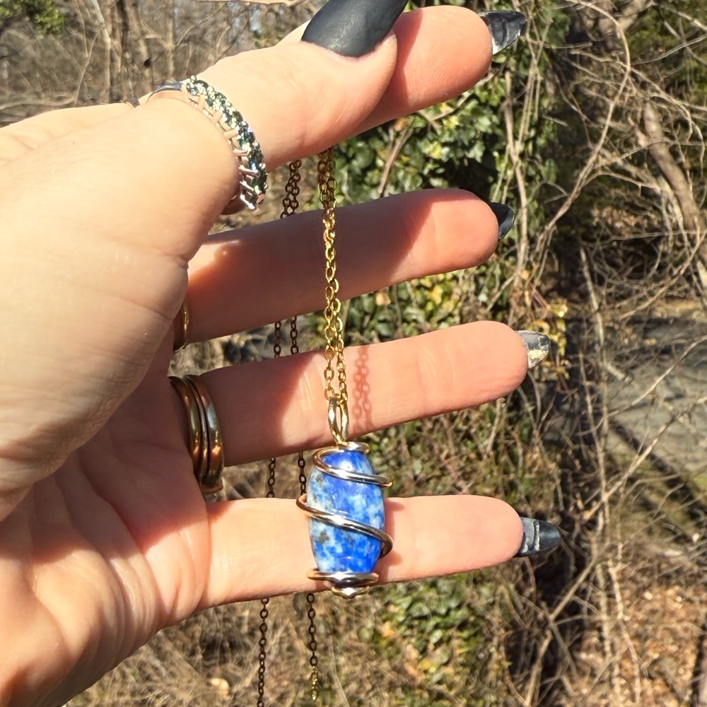 Open spiral  Lapis lazuli necklace - Picture 3 of 4
